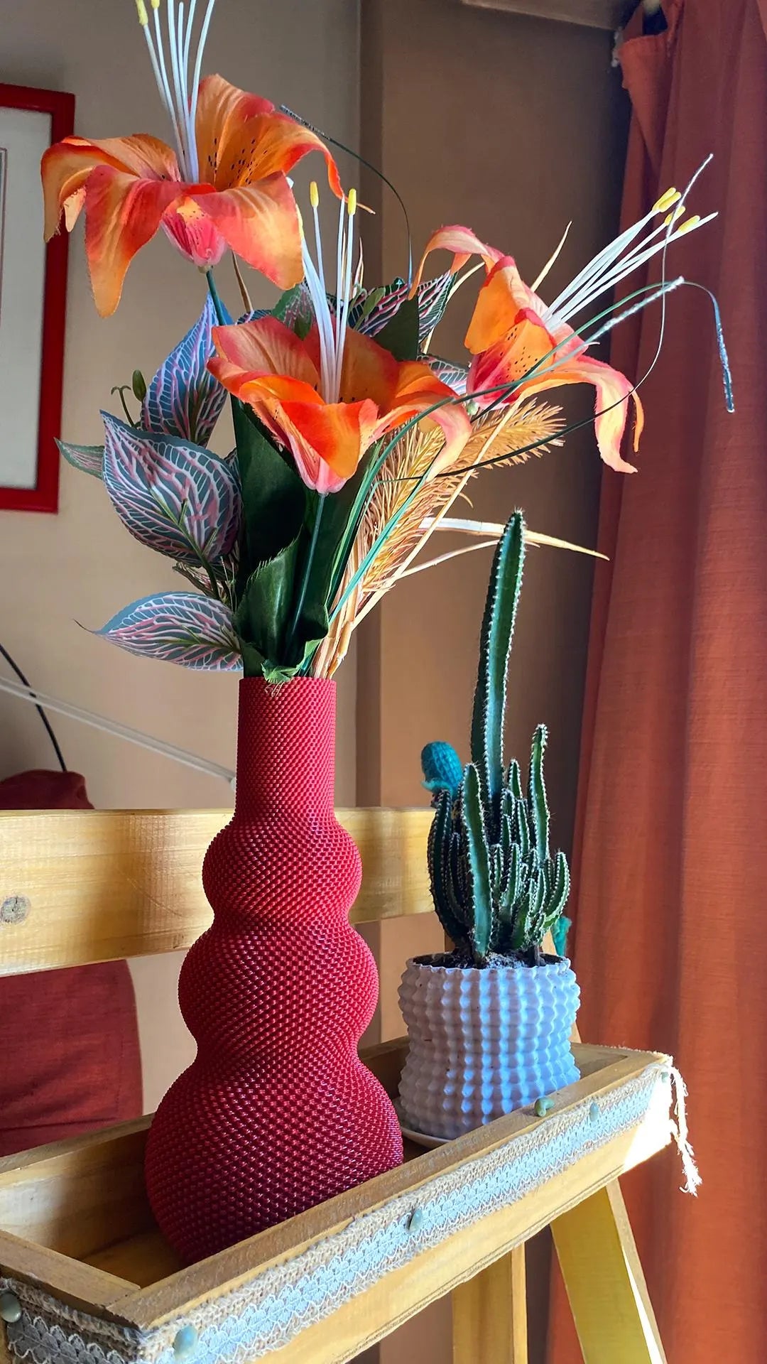 PORO — Organic Sculptural Vase – Decorative Vase | Contemporary Minimal Design